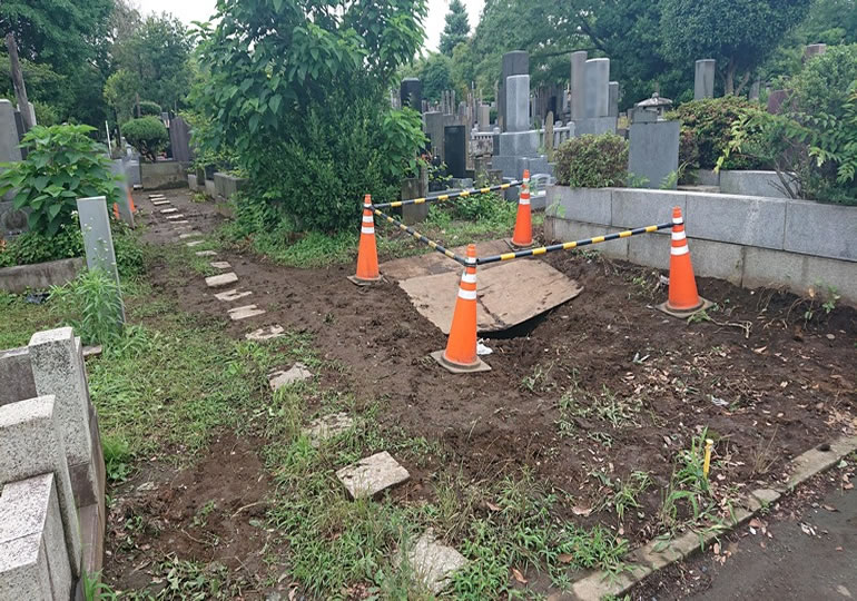 墓じまい後に整地して返還された墓地