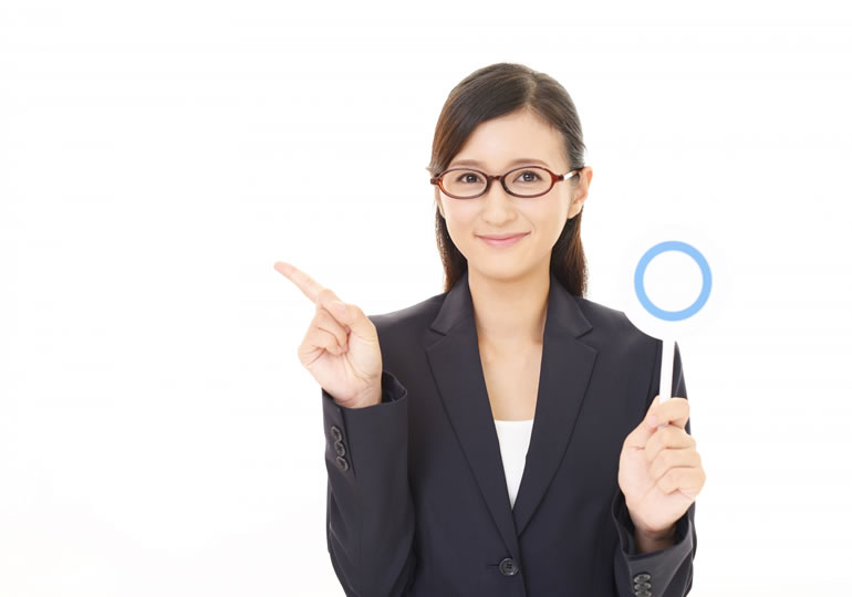 後悔しない散骨を提案する女性