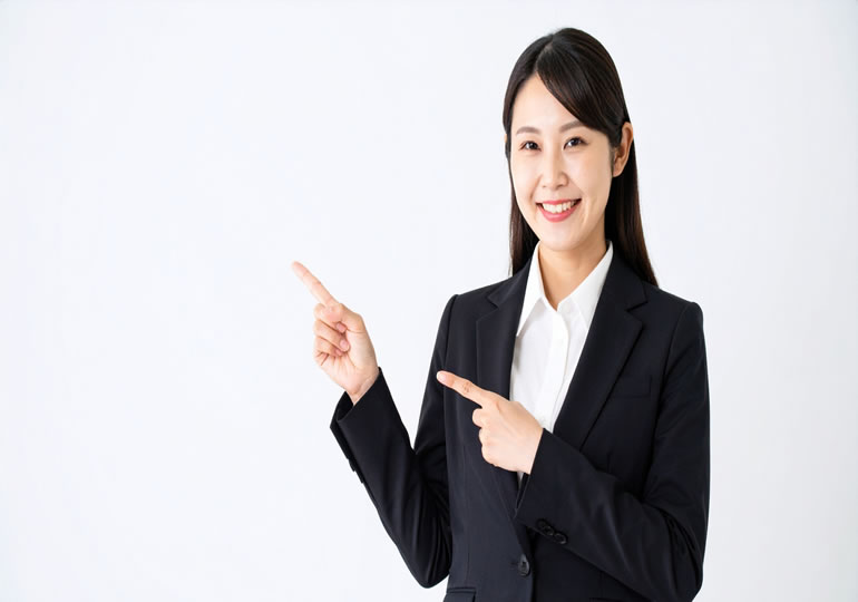 リスクを説明する女性