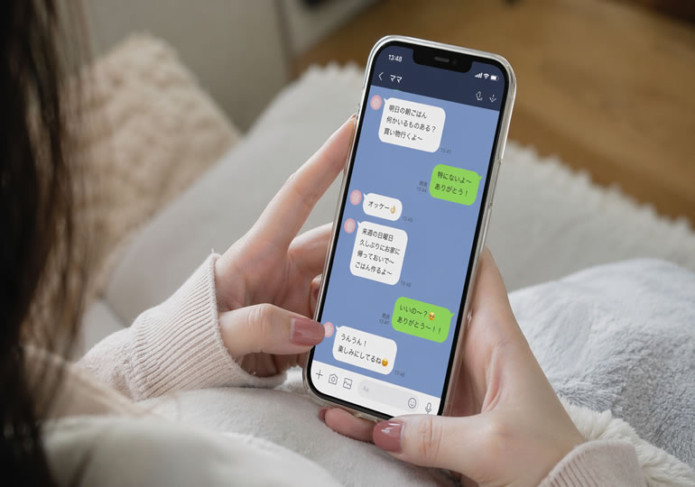 AI故人をLINEをしているスマホ画面
