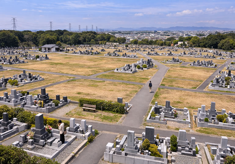空きスペースが目立つ地方の霊園