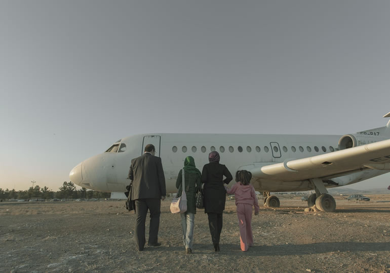 遺体を祖国に輸送する飛行機