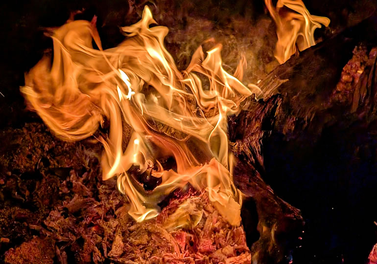 火葬炉のイメージした炎の画像