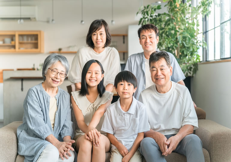 墓じまいを決心した家族