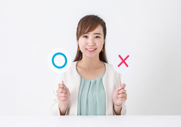 散骨の違法性を否定する女性