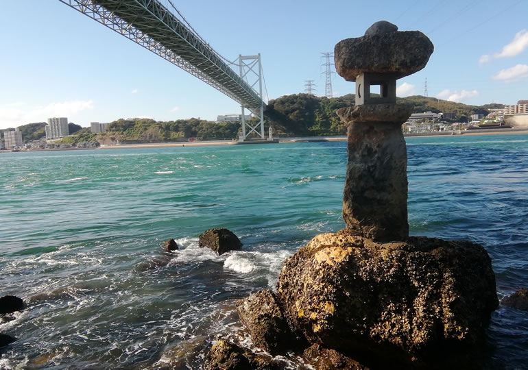 海から見た和布刈神社