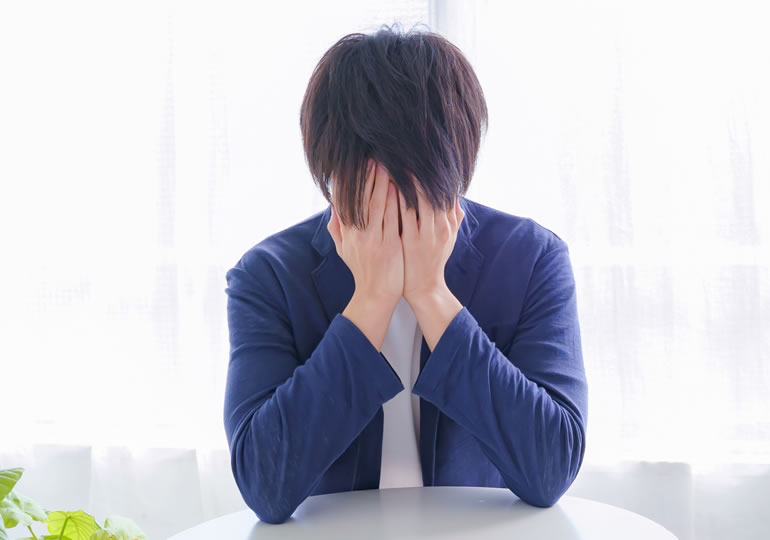 元妻の遺骨の処分に困っている男性