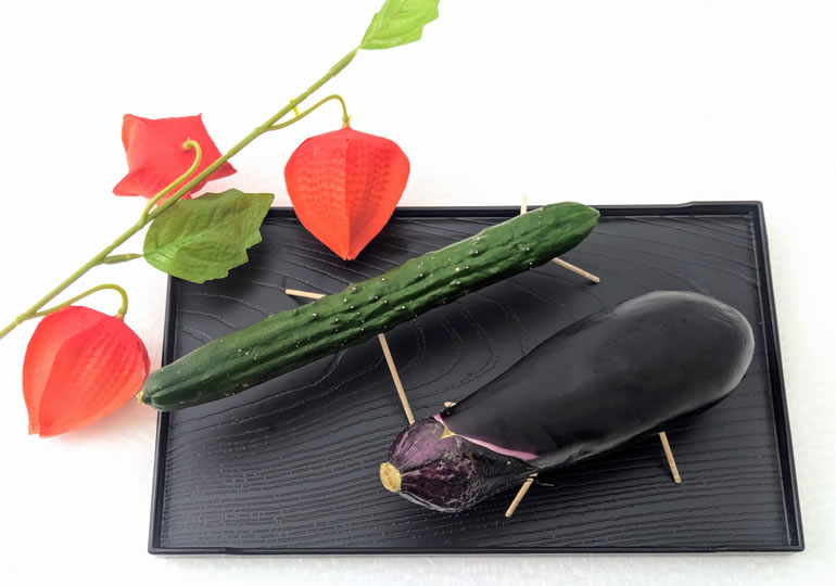 キュウリの馬と茄子の牛の精霊馬