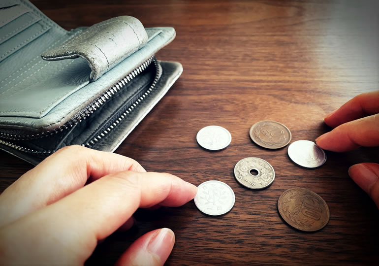 散骨はお金がない人のものですか？