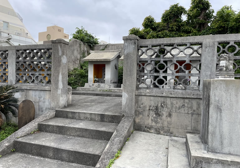 沖縄のお墓
