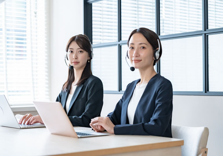 オンライン葬儀をサポートするオペレーター