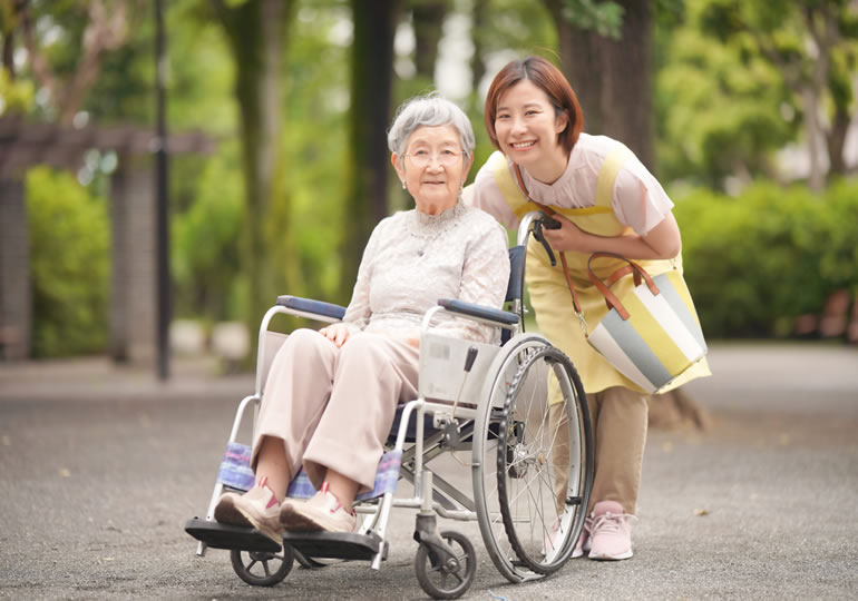 海洋散骨を生前予約して家族を安心させた高齢女性