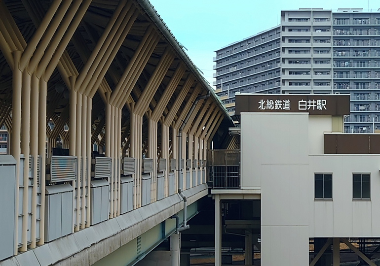 白井市の街並みと梨畑